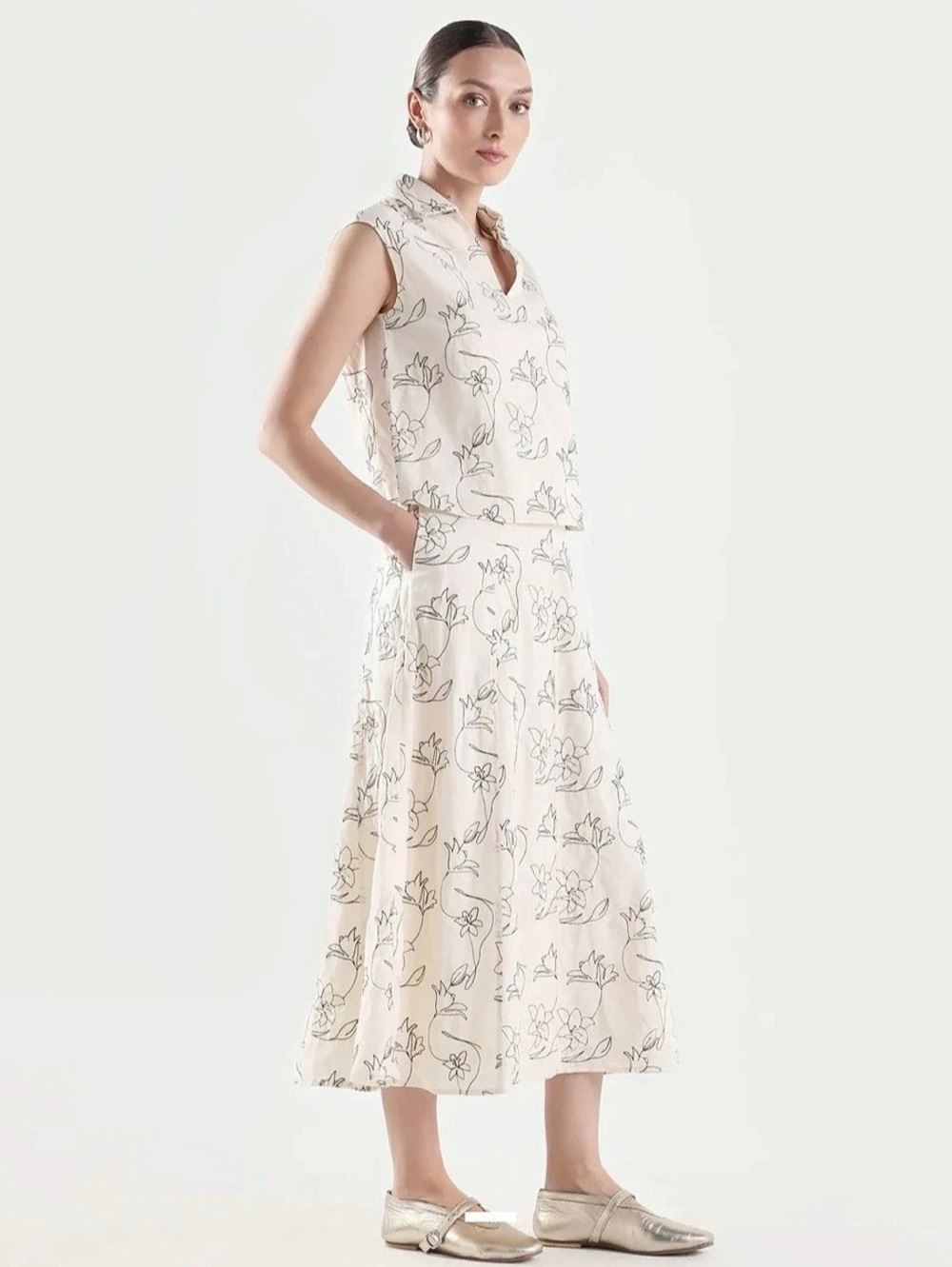 RAREISM EMBROIDERED A-LINE SKIRT
ATERI-B - BEIGE SIZE 32 NWT